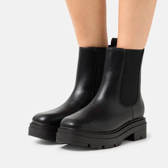 Call It Spring SAMMYY Booties - Picture 2 of 3